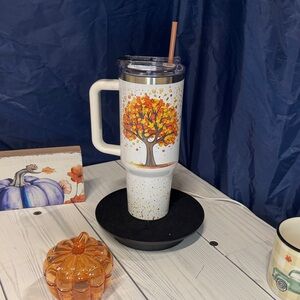 Autumn-Inspired White and Gold Travel Mug